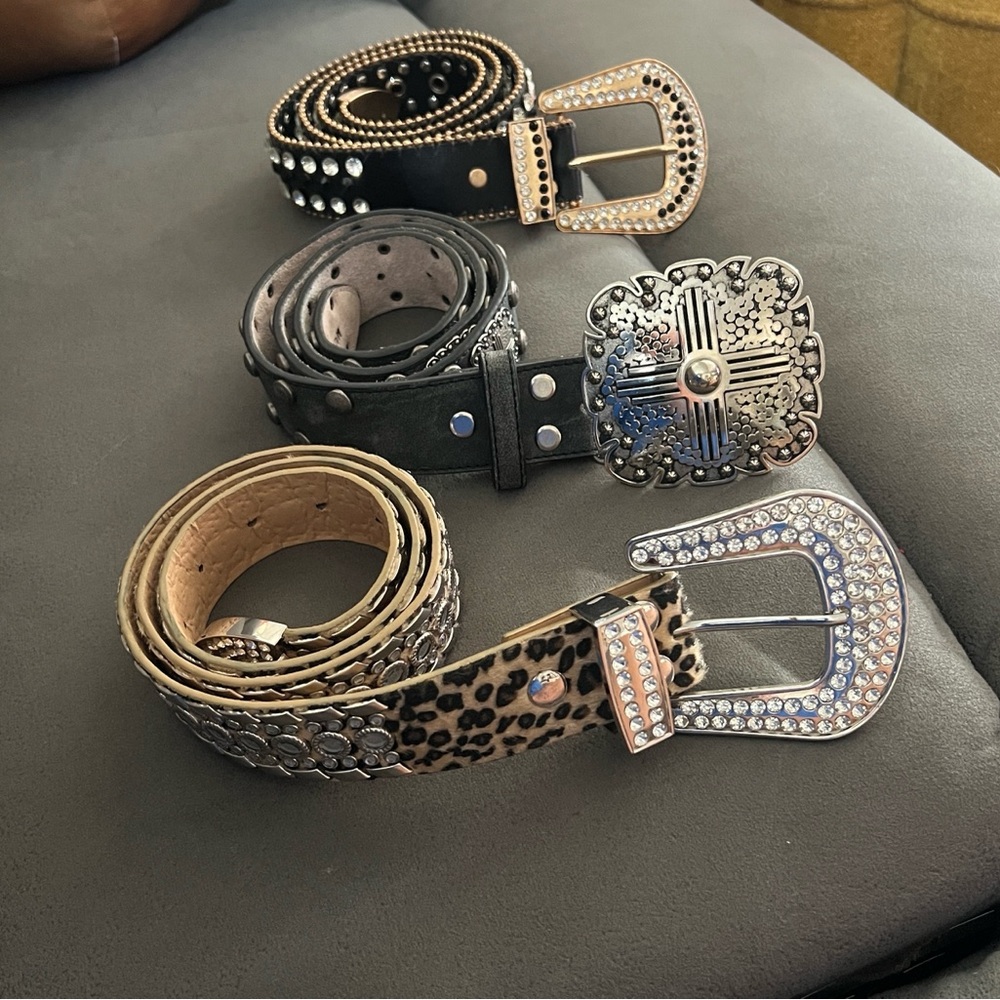 Lot of Stylish Women's Western Belt Set with Rhinestone Buckles - Picture 2 of 9